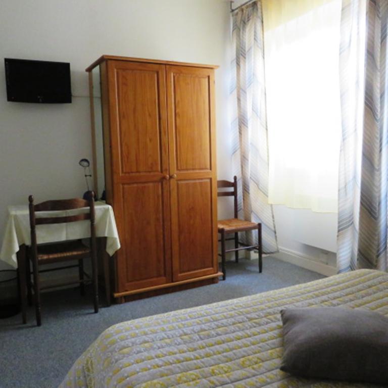 Le Relais Du Pont De Rhodes Hotel Frayssinet Bilik gambar