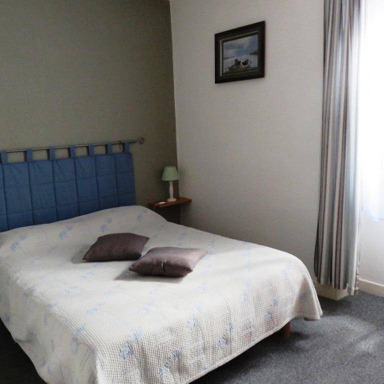 Le Relais Du Pont De Rhodes Hotel Frayssinet Bilik gambar