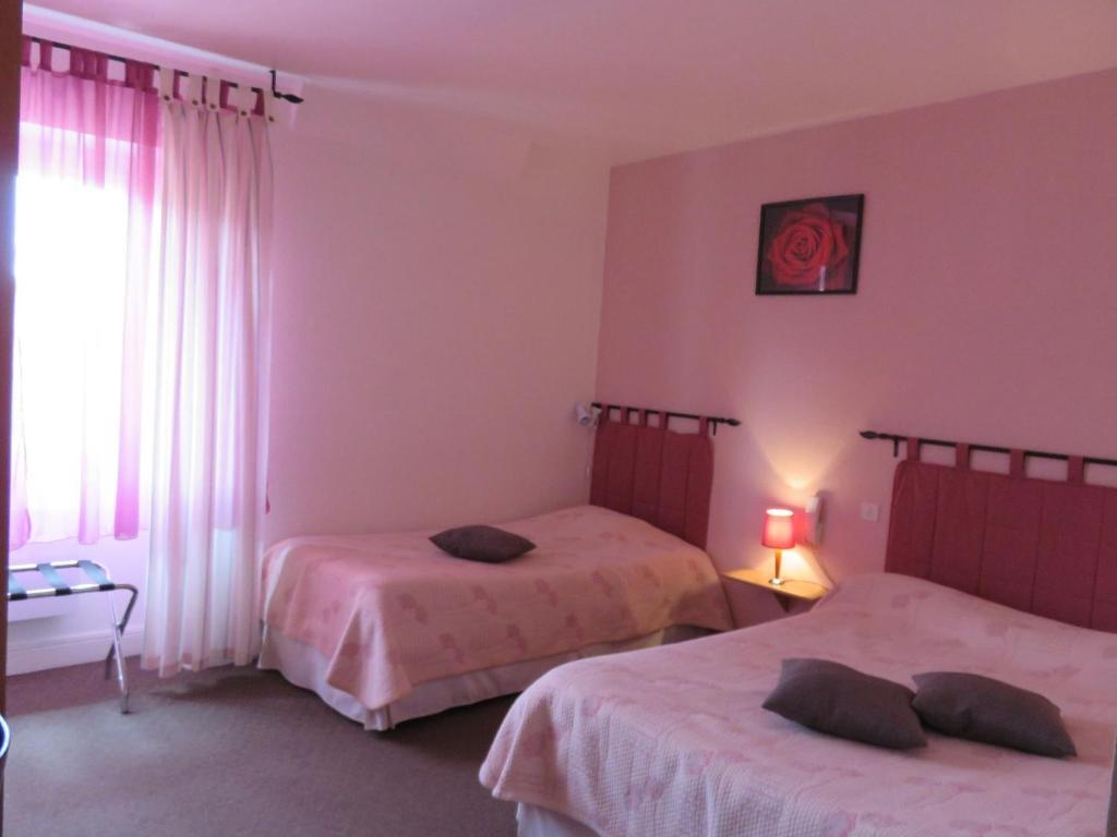 Le Relais Du Pont De Rhodes Hotel Frayssinet Bilik gambar