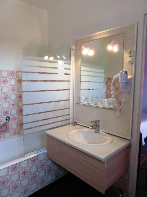 Le Relais Du Pont De Rhodes Hotel Frayssinet Bilik gambar