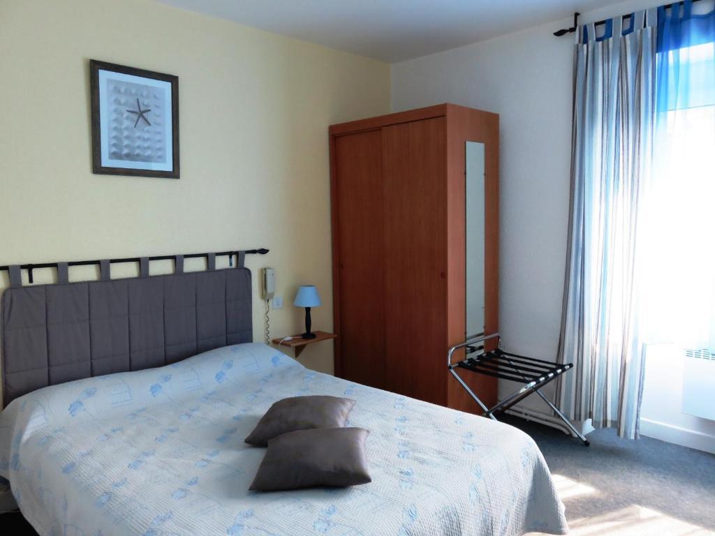 Le Relais Du Pont De Rhodes Hotel Frayssinet Bilik gambar