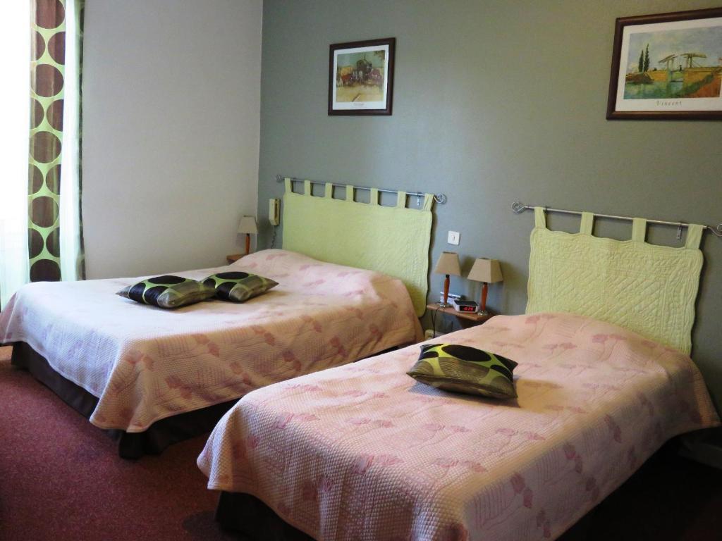 Le Relais Du Pont De Rhodes Hotel Frayssinet Bilik gambar